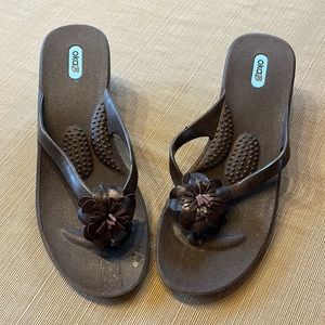 NWOT-OKA-B wedge sandals